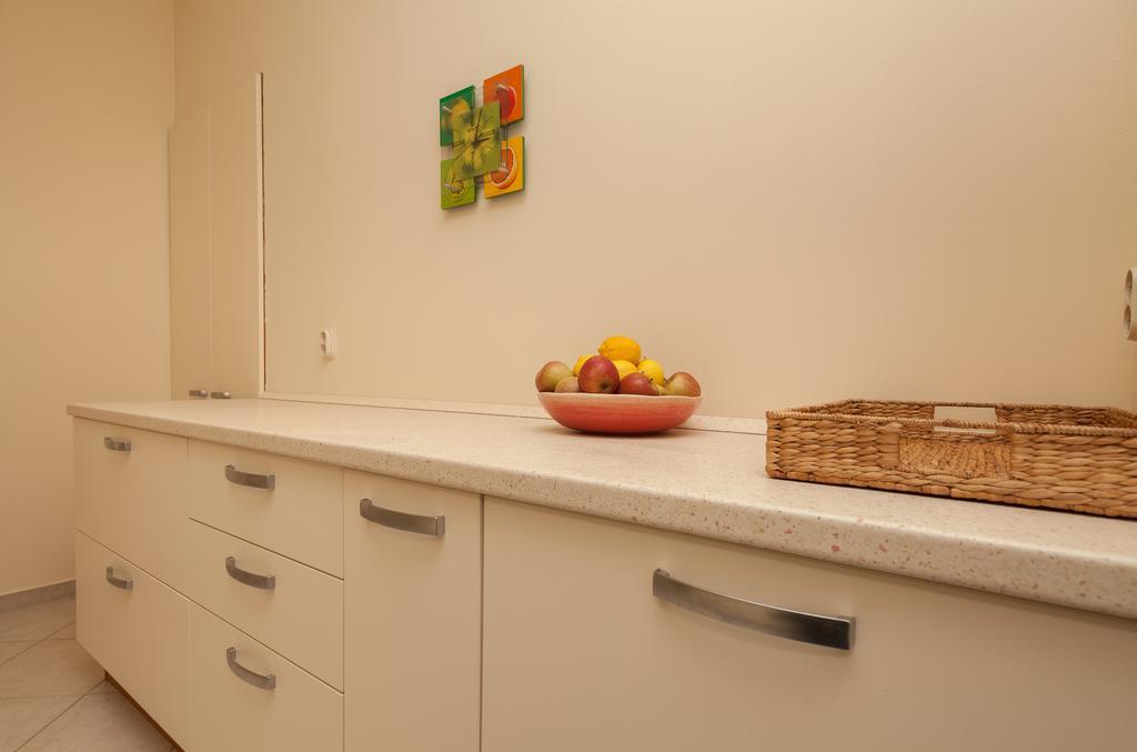 Niki Apartment